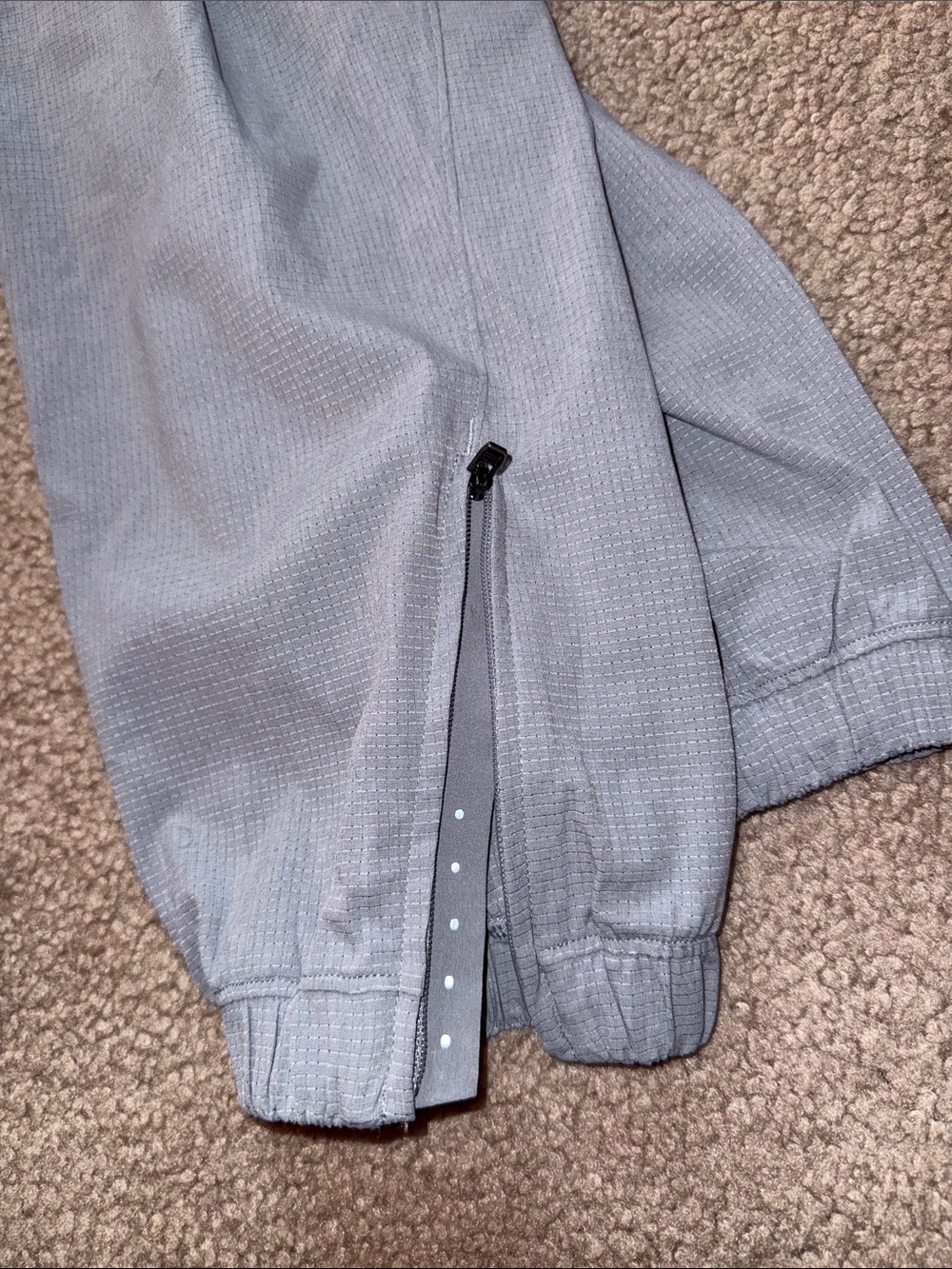 Lululemon Women’s Light Blue/Gray Drawstring Jogger Pants - Picture 5 of 5